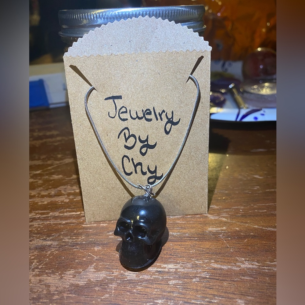 Unisex Homemade resin skull necklace